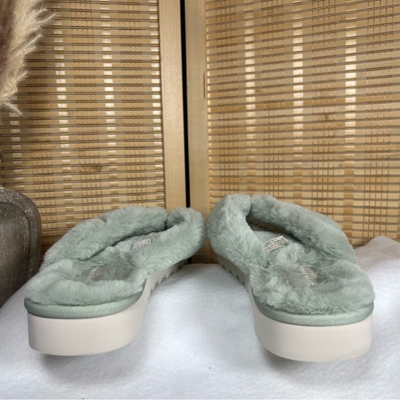 Koolaburra by Ugg Women’s Furr-ee Flip-flops, Size: 10 - Picture 3 of 9